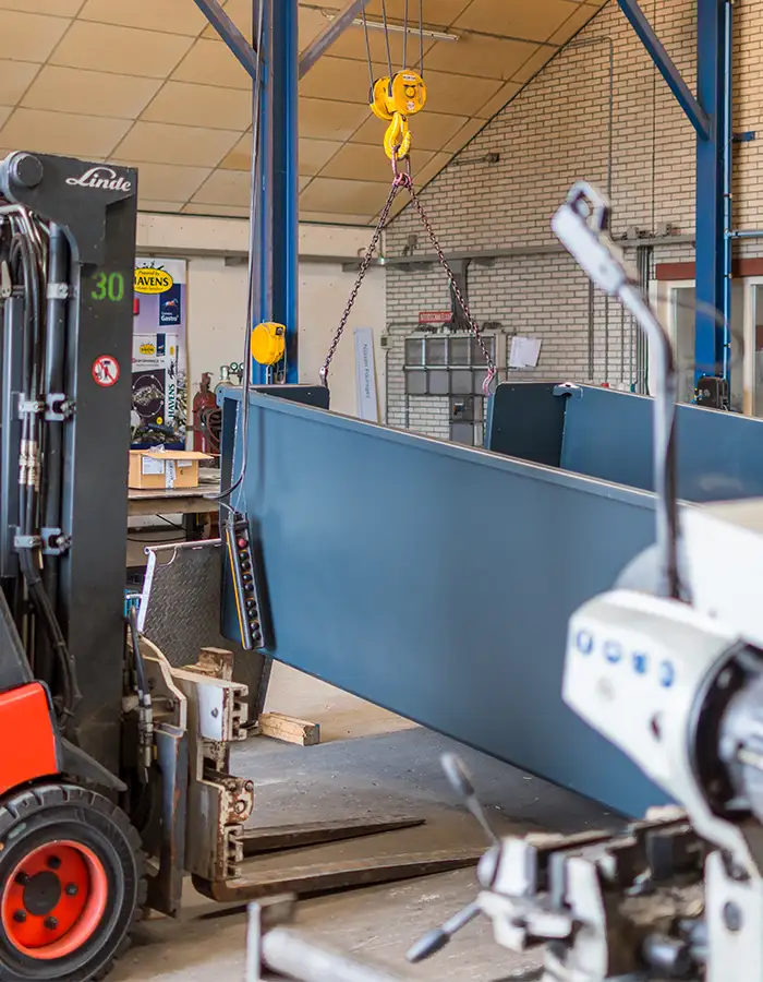 mestcontainer in de werkplaats